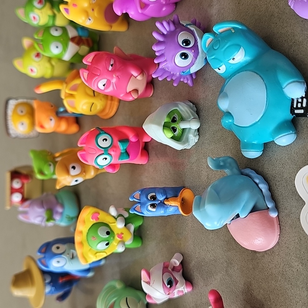 ✨️SOLD✨️Lost Kitties Collection x37 Lot - Picture 3 of 10